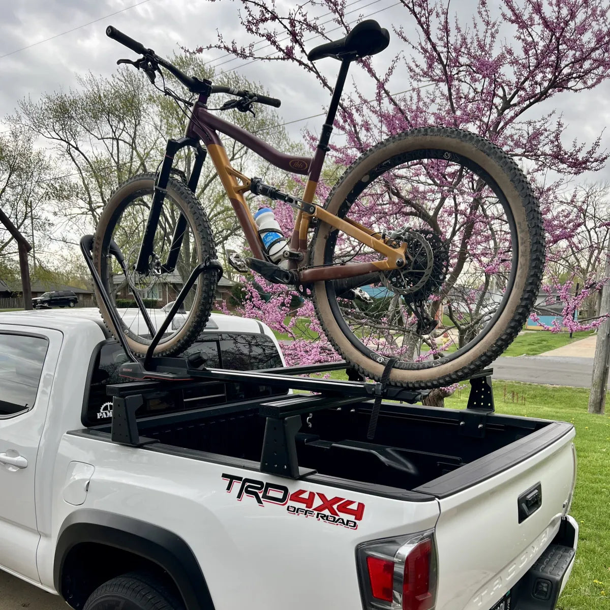 Toyota tacoma bike rack bed hotsell